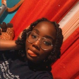 Meet your Posher, Delilah